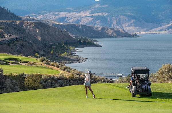 A group of golfer playing a round at GreenTee Country Club Tobiano
