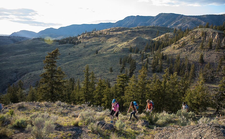 Group hiking in Lac du Bois Grasslands